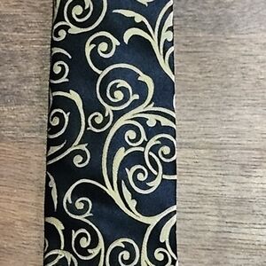 SEAN JOHN mens 100% silk tie SIZE 59x3.5 COLOR BLACK/Gold